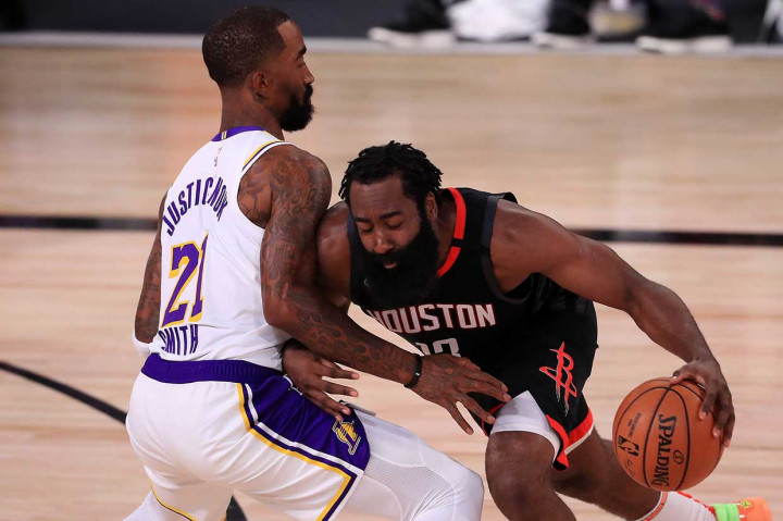Sementara itu, James Harden mencetak 33 poin dan Russell Westbrook menyumbang 30 untuk Rockets.