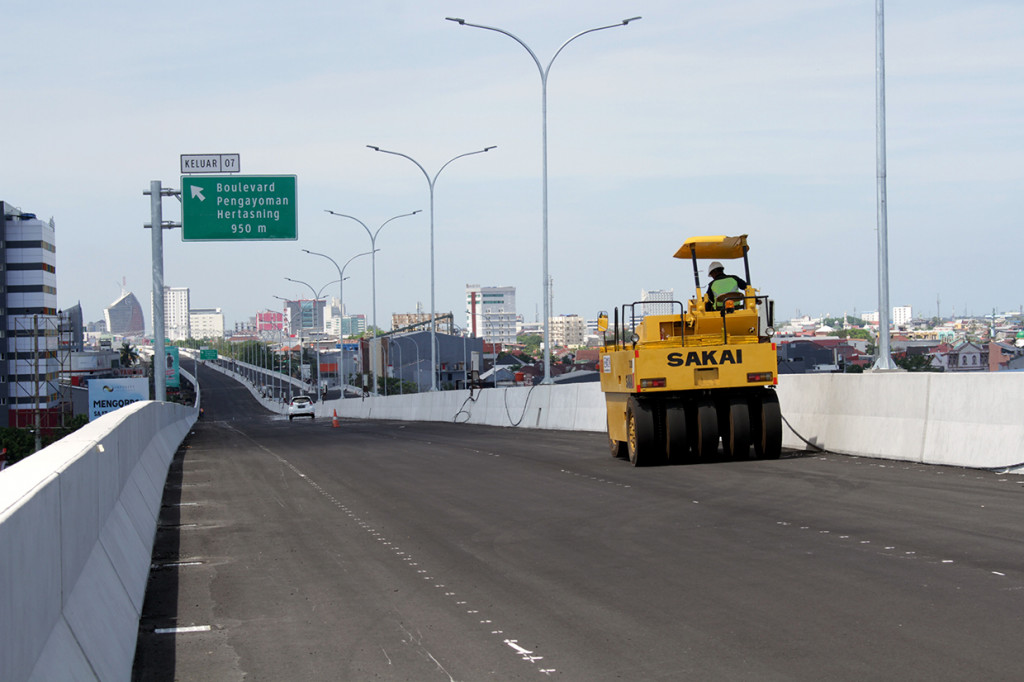Progres pembangunan jalan Tol Layang Pettarani sepanjang 4,3 kilometer tersebut telah mencapai 91,55 persen dan ditargetkan rampung pada akhir tahun 2020.