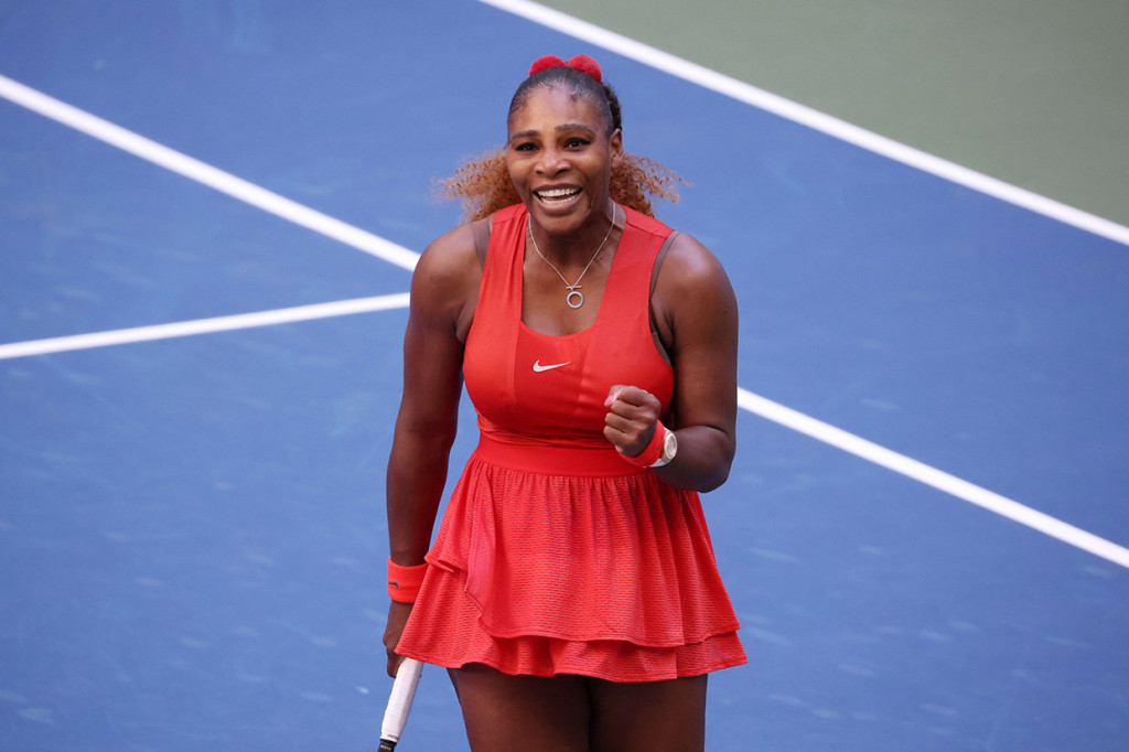 Petenis AS Serena Williams melakukan selebrasi usai mengalahkan Tsvetana Pironkova di perempat final US Open (AS Terbuka) 2020, Kamis, 10 September 2020 dini hari WIB.