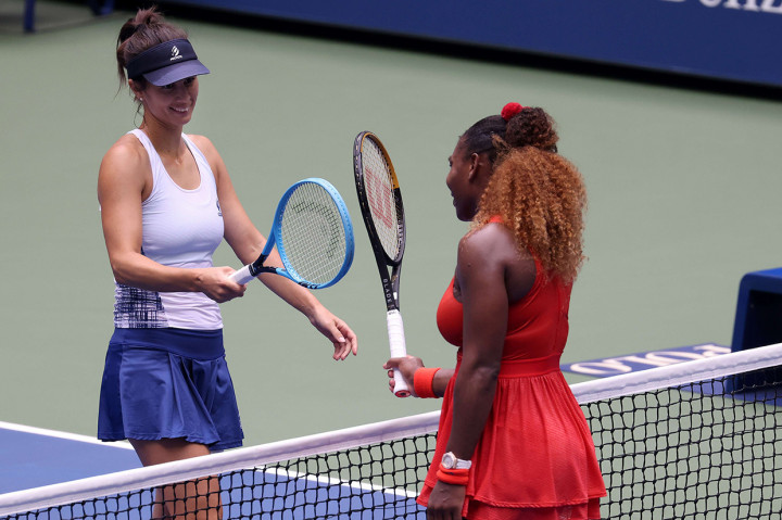 Unggulan ketiga itu melaju ke semifinal dengan menundukkan petenis Bulgaria yang tidak diunggulkan tersebut dengan skor 4-6, 6-3, 6-2 dalam 2 jam 12 menit.