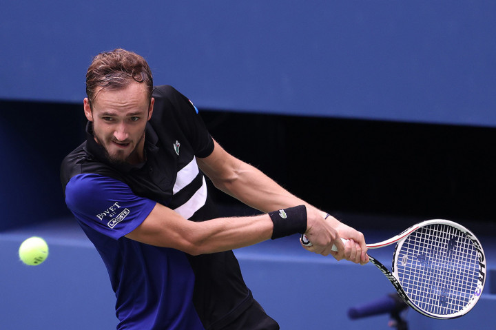 Petenis berusia 24 tahun itu selanjutnya akan melawan unggulan kedua Dominic Thiem atau petenis Australia Alex de Minaur, unggulan ke-21, dalam empat besar pada Sabtu, 12 September 2020.