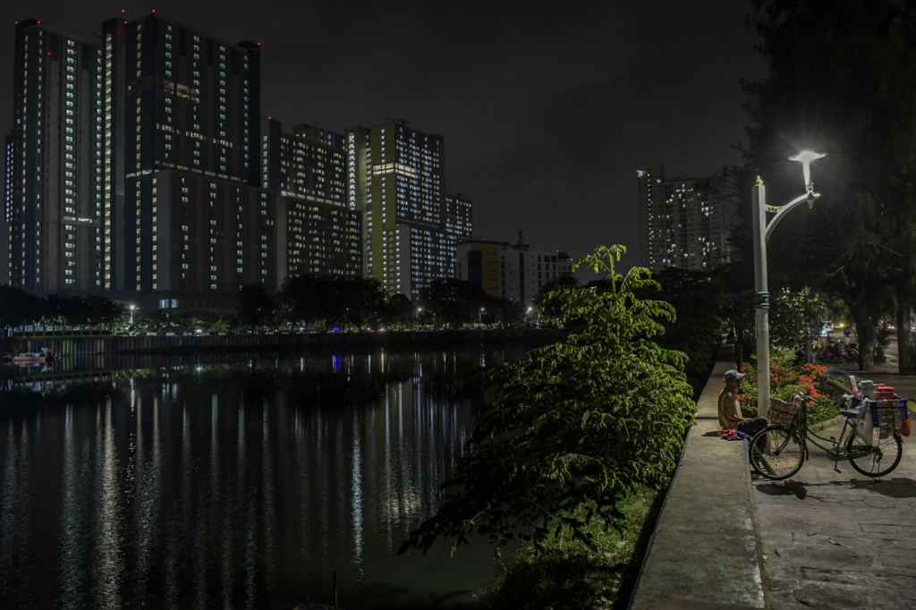 Sementara itu Pemerintah Provinsi DKI Jakarta akan kembali memberlakukan pembatasan sosial berskala besar (PSBB) total mulai 14 September 2020. 