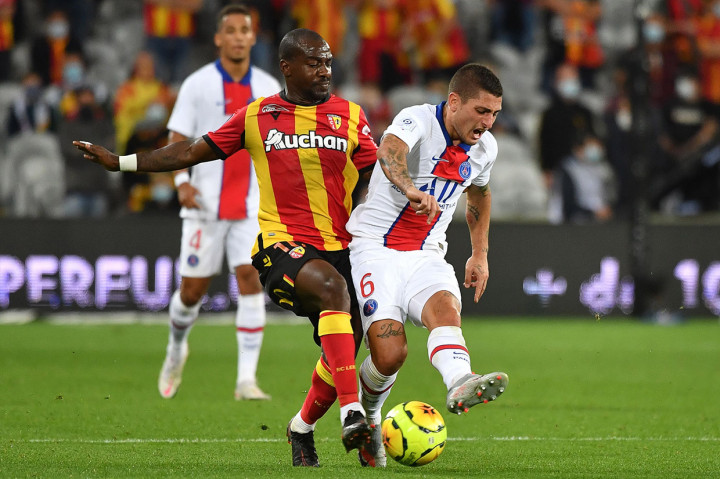 PSG memasuki pertandingan pertama mereka di musim baru liga domestik dengan tujuh pemain bintang mereka absen setelah dinyatakan positif terkena virus korona, termasuk kiper pertama Keylor Navas, Neymar, Kylian Mbappe, Angel di Maria, dan Mauro Icardi.