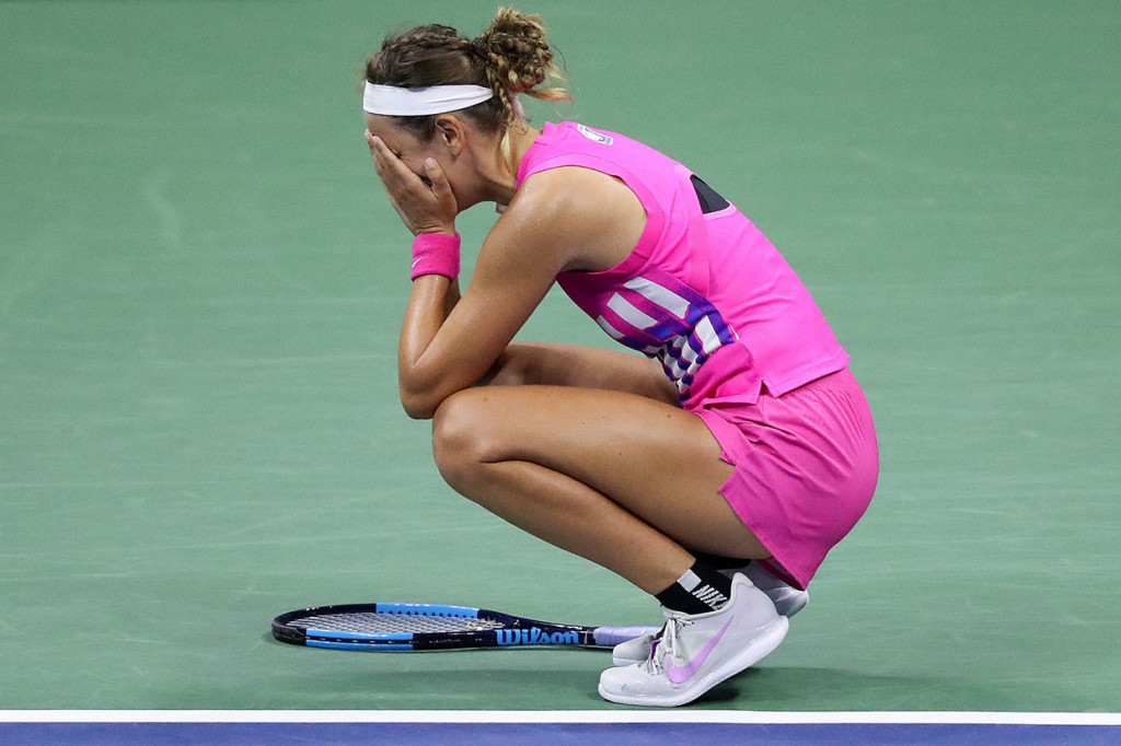 Victoria Azarenka meluapkan kegembiraannya setelah secara mengejutkan mengalahkan unggulan ketiga Serena Williams di semifinal US Open (AS Terbuka) 2020, Jumat, 11 September 2020 WIB.