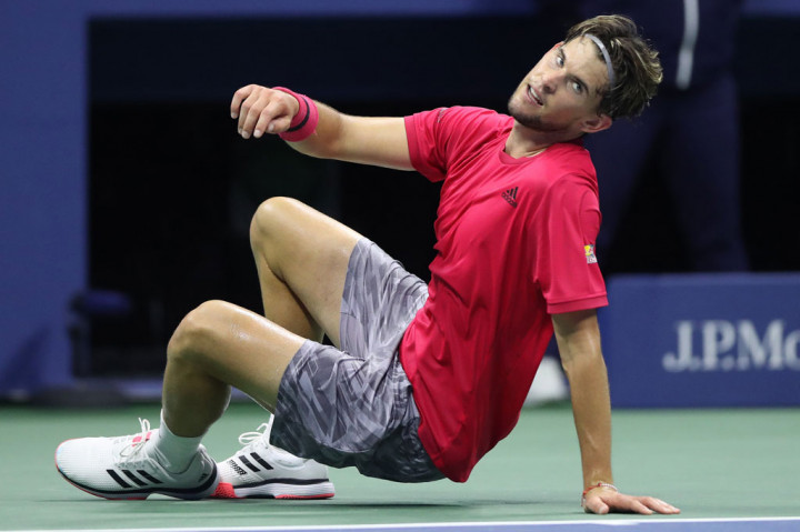 Thiem terpeleset dua kali sepanjang pertandingan, dan ia sempat memperlihatkan rasa frustrasi karena rasa sakitnya. Meski demikian dia mampu mempertahankan ketenangan untuk bertahan dari tiebreak berikutnya, dan memastikan kemenangan melalui pukulan forehand yang keras.