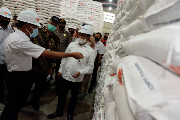 Muhadjir mengatakan bantuan beras akan dibagikan untuk tiga bulan alokasi. Secara teknis pembagian bantuan beras akan dibagikan bertahap setiap bulan dengan total jumlah penerima manfaat sebanyak 10 juta KPM PKH. Akan tetapi Menko PMK menjelaskan banyak persiapan yang harus dilakukan sehingga pada tahap awal penyaluran dilakukan dua bulan alokasi sekaligus.