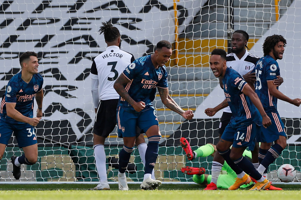 Empat menit babak kedua berjalan Arsenal menggandakan keunggulan melalui pemain anyar Gabriel. Gol berawal dari tendangan sudut yang dikirimkan Willian, bola kemudian dapat ditanduk dengan sempurna oleh bek Brasil tersebut.