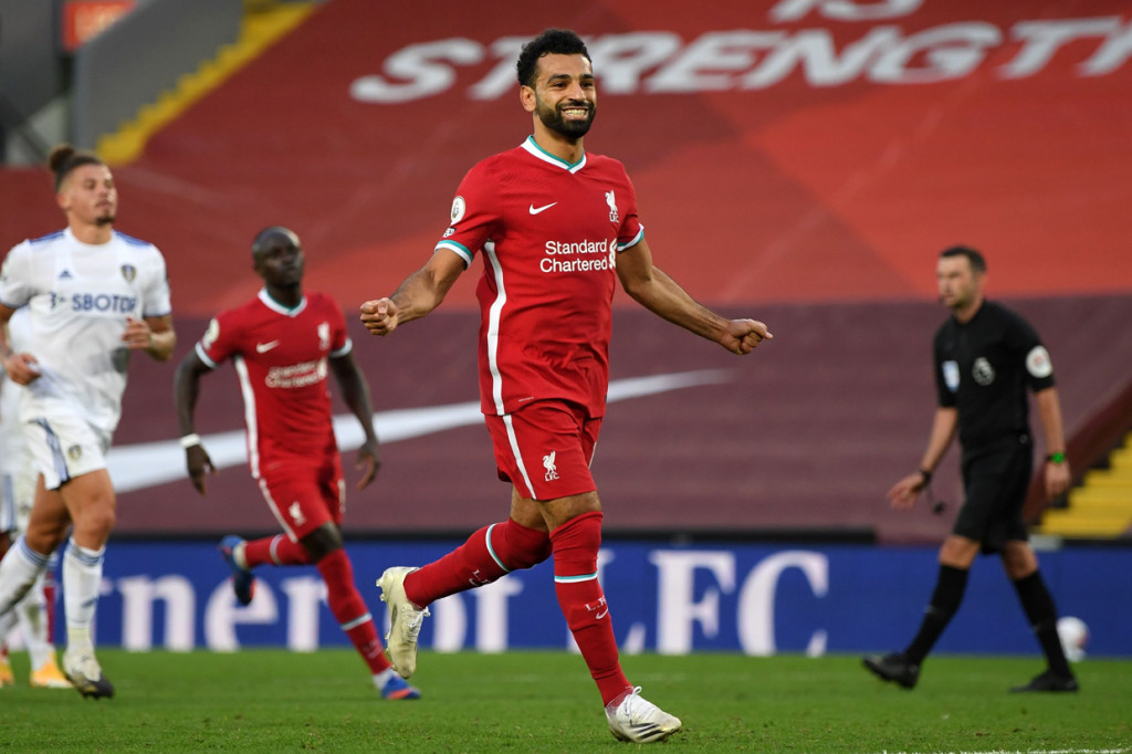 Kedua tim sudah bertukar gol sedari babak pertama. Mohamed Salah membuat gol lewat penalti di menit ketiga yang dibalas Leeds lewat Jack Harrison di menit ke-12.