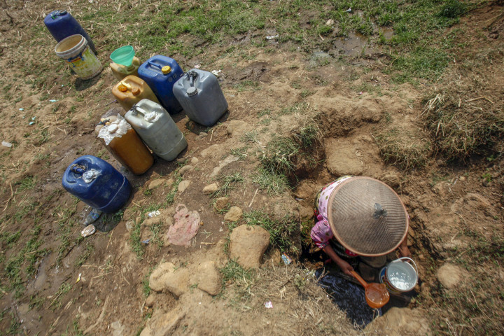 Berdasarkan pemetaan yang dilakukan Badan Penanggulangan Bencana Daerah (BPBD) Kabupaten Bogor, kekeringan terjadi di 13 kecamatan 43 desa yang ada di Kabupaten Bogor, dan kekeringan tersebut memberikan dampak pada 27.439 Kepala Keluarga (KK), yang terdiri dari 85.747 jiwa. 