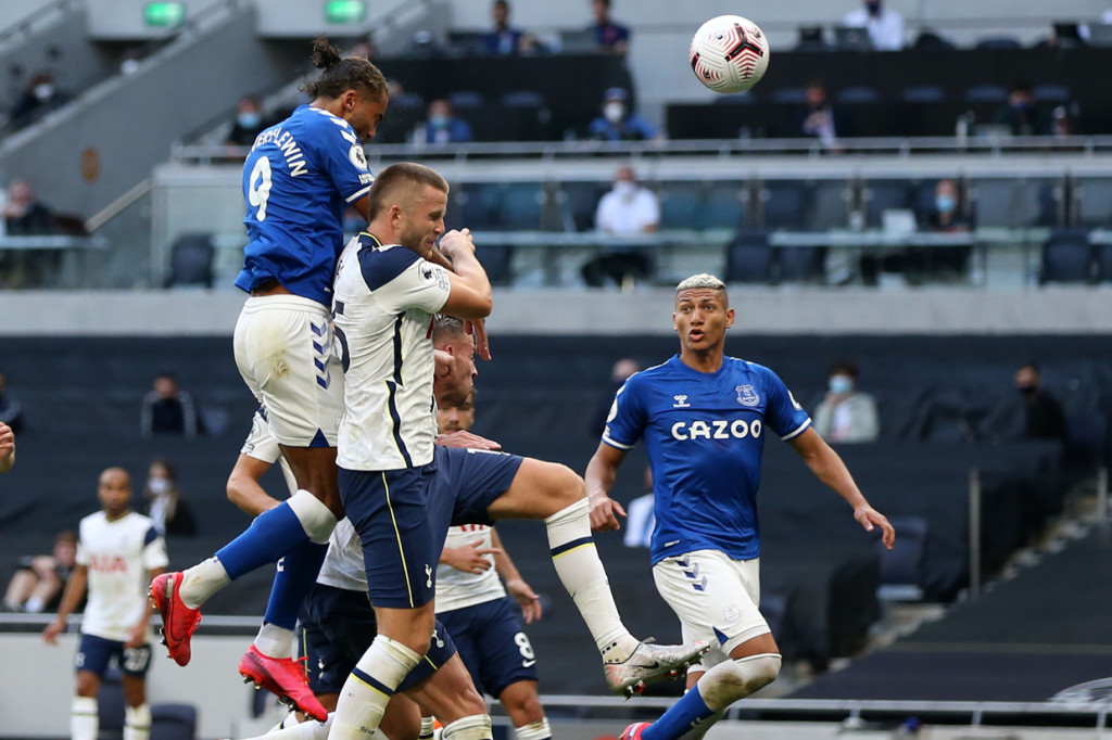 Gol baru tercipta di paruh kedua. Penyerang Everton, Dominic Calvert-Lewin, menjadi pencetak gol tunggal di pertandingan kali ini, usai tandukannya gagal dibendung Hugo Lloris. Everton menang 1-0 atas Tottenham.