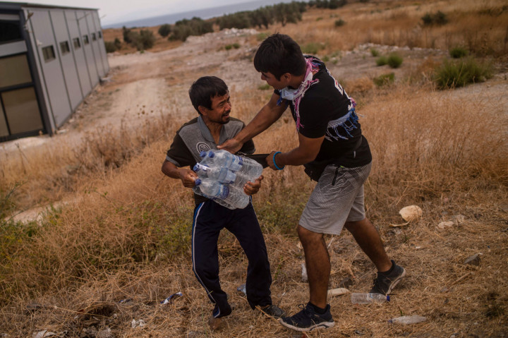 Pejabat negara telah mengumumkan keadaan darurat selama empat bulan di Lesbos. AFP Photo/Angelos Tzortzinis
