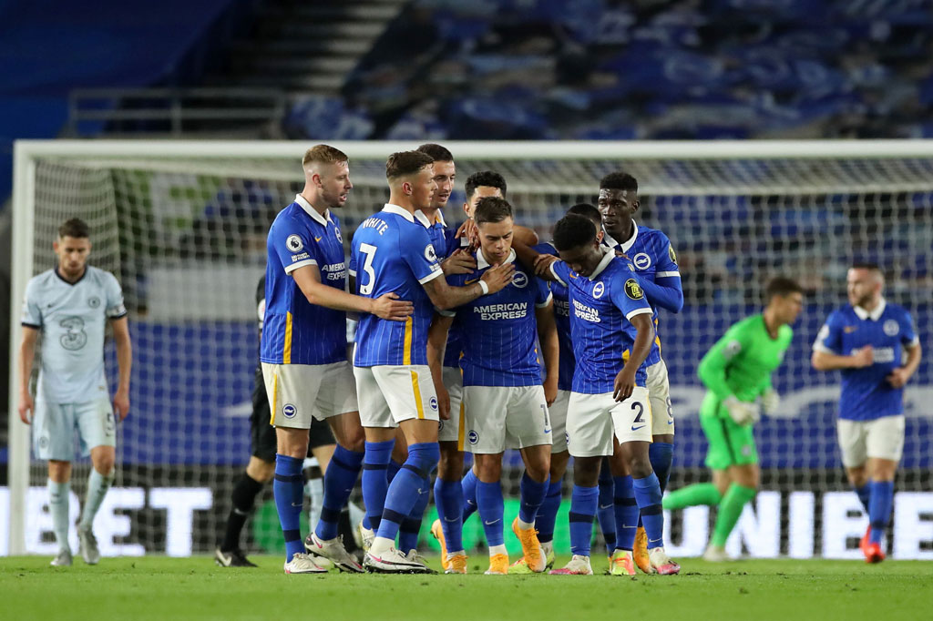 Leandro Trossard menyamakan kedudukan pada menit ke-54 berkat tendangan jarak jauh dari jarak 20 meter yang memantul di hadapan kiper Kepa Arrizabalaga.