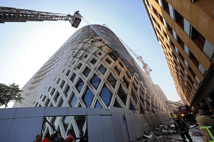 Gedung berbentuk oval tersebut merupakan hasil karya arsitek Inggris kelahiran Irak, Zaha Hadid. Gedung itu masih dalam proyek pembangunan dan berlokasi di jalanan utama kota Beirut, yang juga melewati pelabuhan setempat.