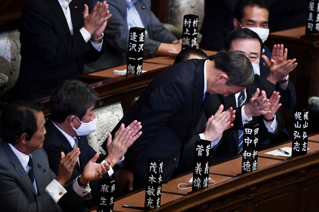 Presiden partai berkuasa Jepang, Partai Demokrat Liberal, Yoshihide Suga, resmi menjadi Perdana Menteri (PM) menggantikan Shinzo Abe, pada Rabu, 16 September 2020.