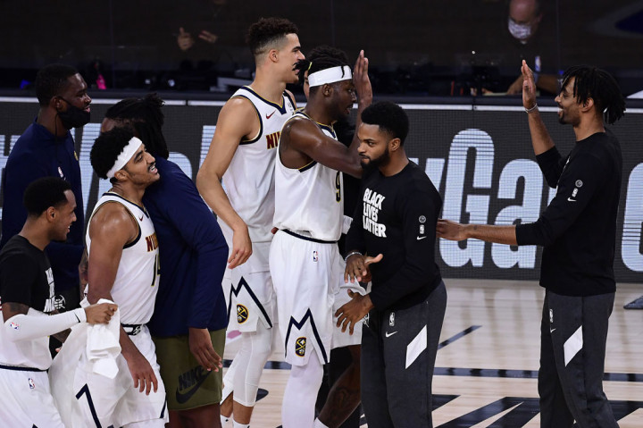 Nuggets akan bertemu unggulan teratas Los Angeles Lakers pada final Wilayah Barat yang dimainkan mulai Sabtu, 19 September 2020 pagi WIB.