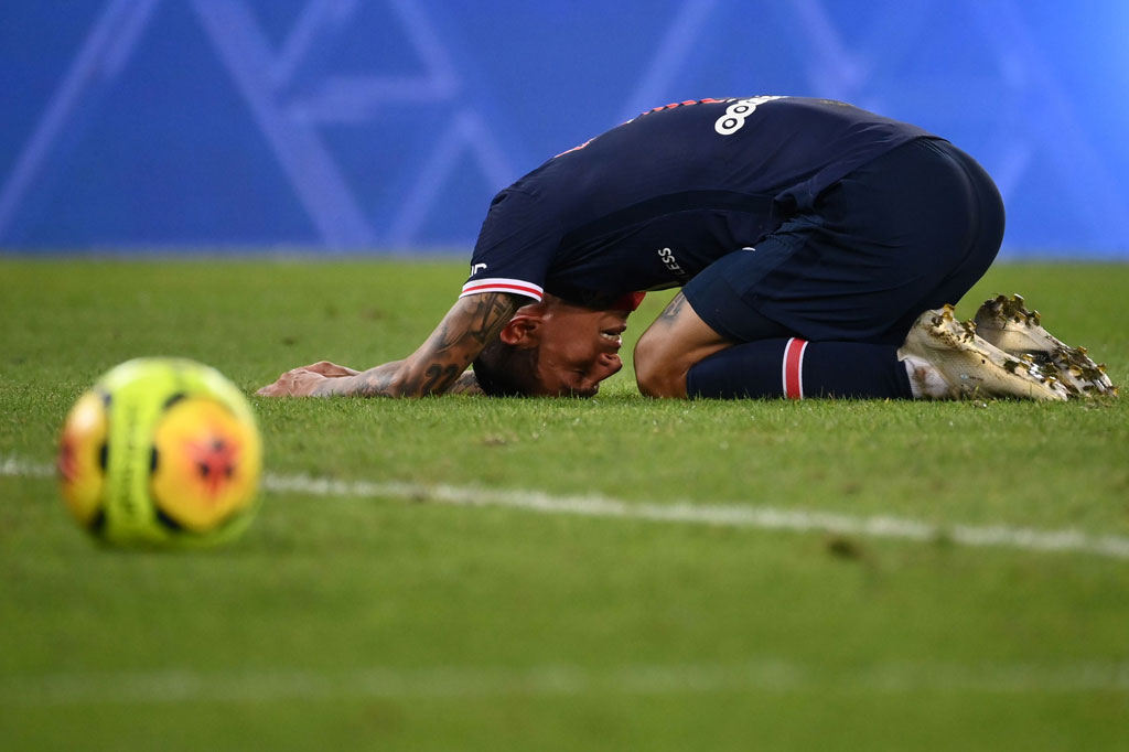 Situasi serupa kembali terjadi pada babak kedua ketika PSG lebih dominan menguasai bola, namun kesulitan menciptakan peluang berbahaya.