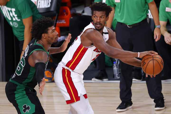 Sebanyak enam pemain Miami mencatatkan dua digit, Duncan Robinson menambahi 18 poin, dan Jimmy Butler menyumbang 14 poin, empat rebound, tiga assist, dan empat steal.