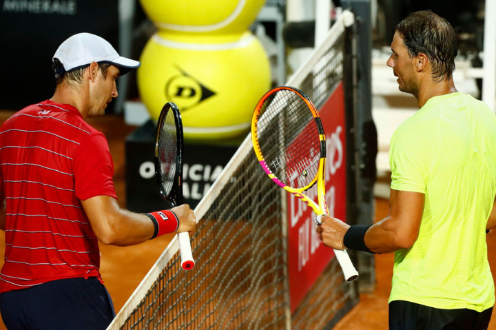 Petenis Spanyol Rafael Nadal melewati petenis Serbia Dusan Lajovic dengan mudah untuk mencapai babak perempat final Italian Open, Sabtu, 19 September 2020 WIB.