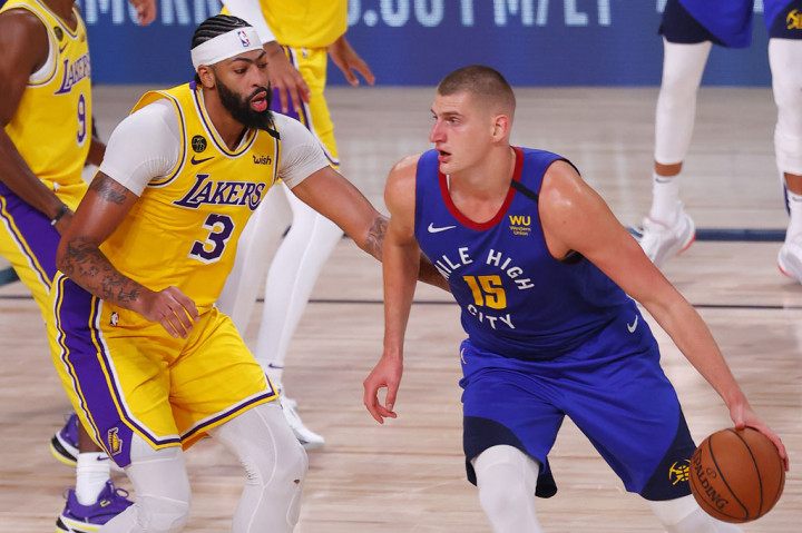 Di kubu Nuggets, Jamal Murray dan Nikola Jokic masing-masing mencetak 21 poin, sementara Michael Porter Jr. menambah 14 poin dari bangku cadangan. 