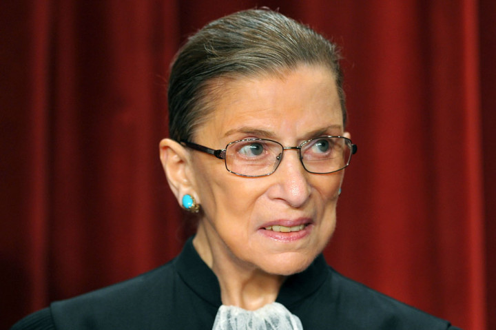 Ginsburg, yang telah menjadi hakim agung sejak 1993, meninggal dunia di usia 87 tahun, akibat komplikasi  kanker pankreas metastasis, demikian pernyataan pihak Mahkamah Agung AS.