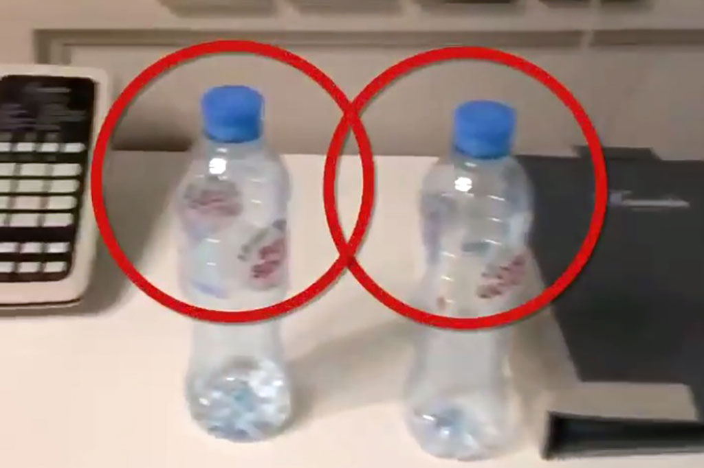 Menurut tim Navalny, racun saraf Novichok yang digunakan untuk 'menghabisi', Navalny, terdeteksi di sebuah botol air minum kosong di kamar hotel di Kota Tomsk, Siberia, --mengesampingkan dugaan awal peracunan di bandara. 