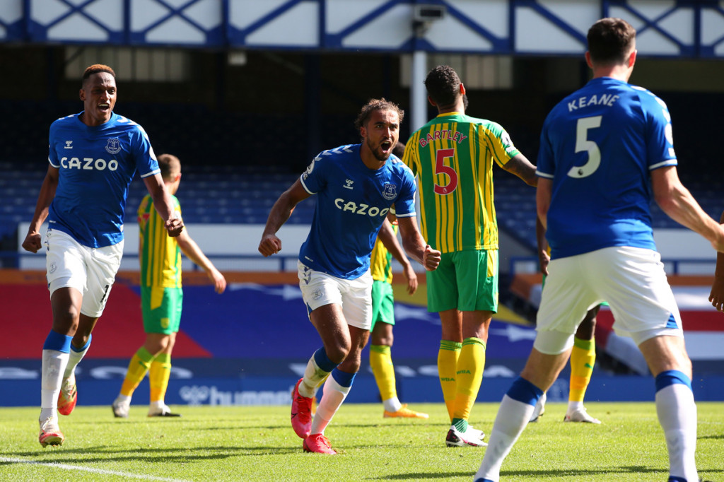 Everton merengkuh kemenangan usai membekap West Bromwich Albion 5-2. 
