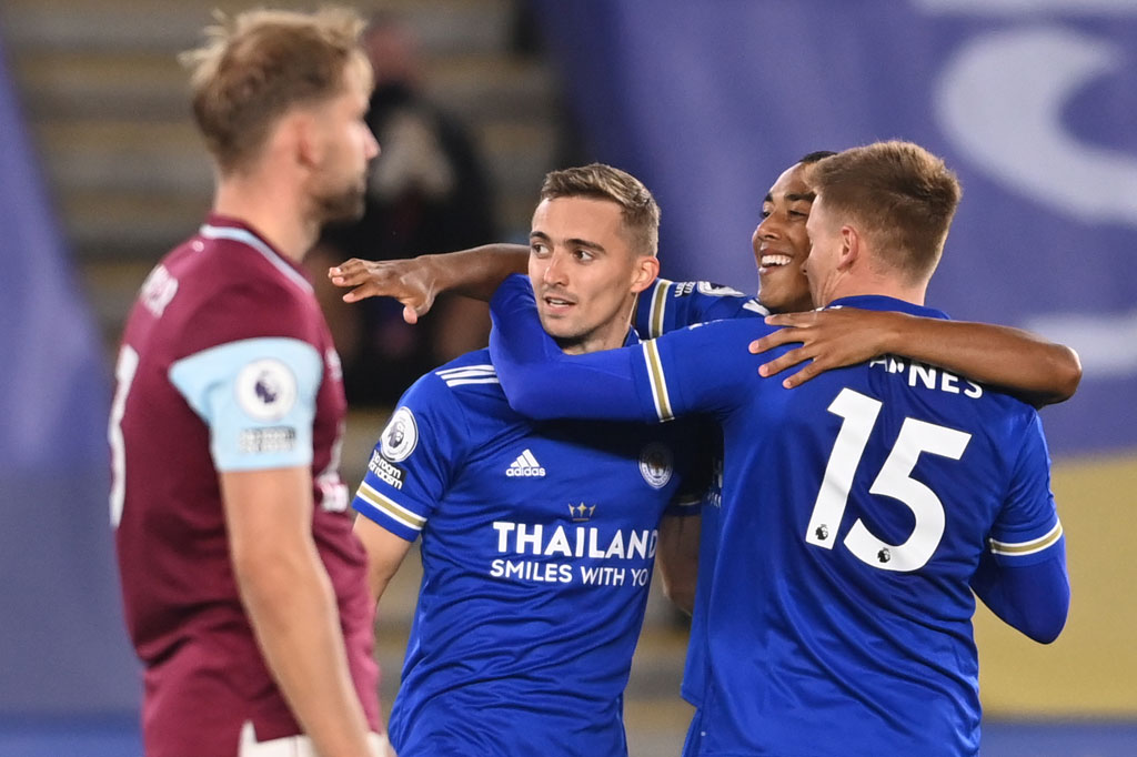 Lima menit memasuki babak kedua Erik Pieters mencetak gol bunuh diri ketika berusaha menghalau umpan silang Castagne sehingga Burnley tertinggal 1-2.