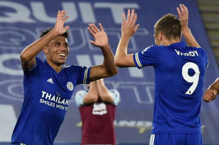 Leicester kian nyaman melancarkan serangan-serangan berbahaya, hingga pada menit ke-61 James Justin lepas dari kawalan untuk menyelesaikan umpan sodoran Ayoze Perez dan memperbesar keunggulan tuan rumah 3-1.