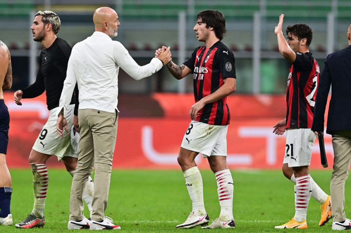 Tidak ada tambahan gol lagi hingga laga usai. Milan yang finis urutan keenam musim lalu masih tak terkalahkan dalam semua kompetisi sejak 8 Maret.