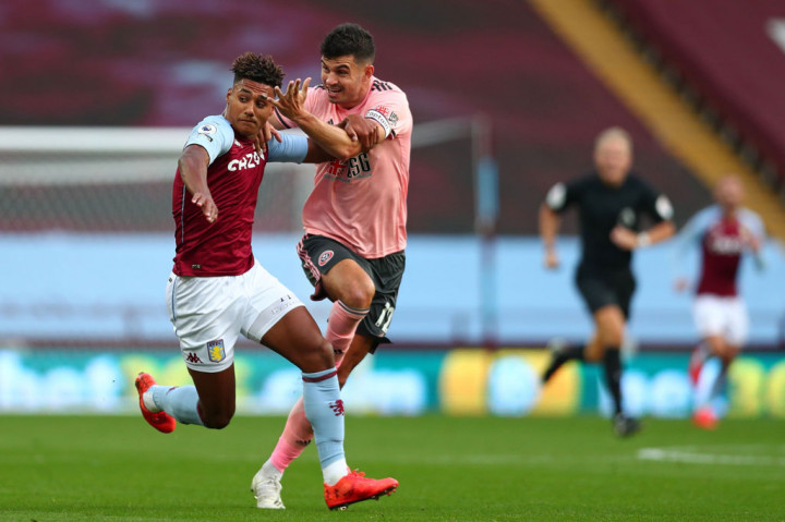 Sheffield United harus bermain dengan 10 orang sejak menit ke-12 setelah bek John Egan diusir ke luar lapangan karena melakukan pelanggaran terhadap Watkins.