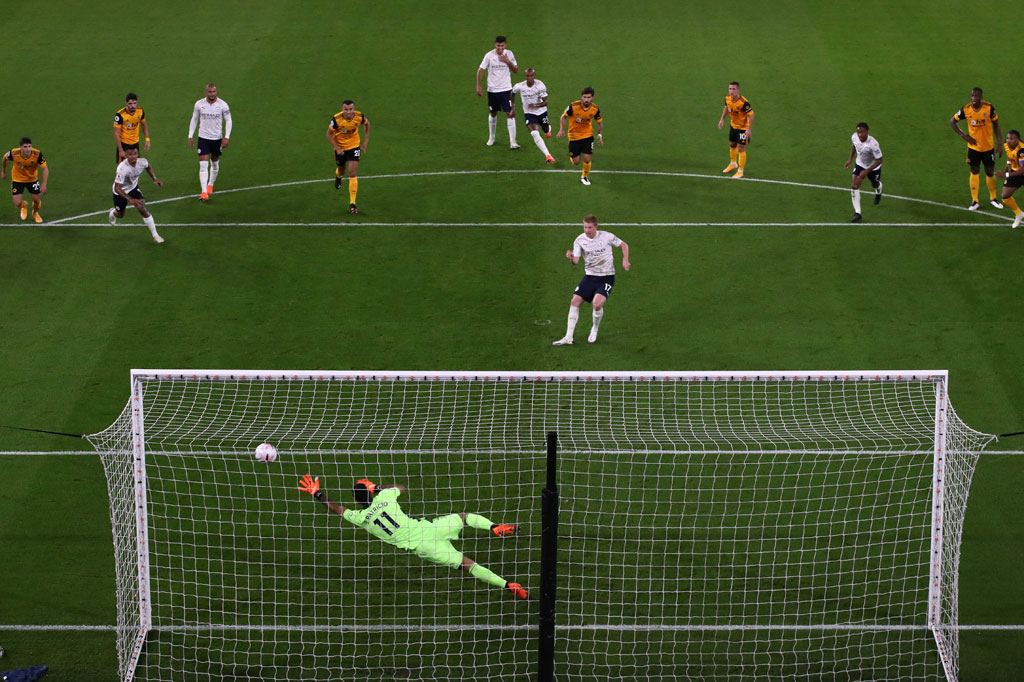 De Bruyne yang maju sebagai eksekutor berhasil menjalankan tugasnya dengan baik untuk membawa timnya unggul 1-0.