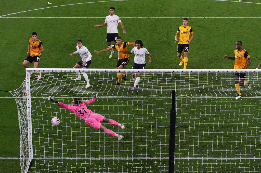 Kerja keras tuan rumah untuk memperkecil ketertinggalan akhirnya membuahkan hasil pada menit ke-78 lewat tandukan Jimenez menyambut umpan silang Podence. 