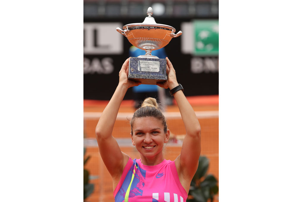 Hasil tersebut membuat Halep memperpanjang rekor kemenangannya musim ini menjadi 14 kemenangan beruntun. Dia memenangkan gelar Dubai pada Februari, sebelum kemudian turnamen tertunda akibat virus corona, dan kembali mengklaim kemenangan di Praha bulan lalu setelah melewatkan AS Terbuka.