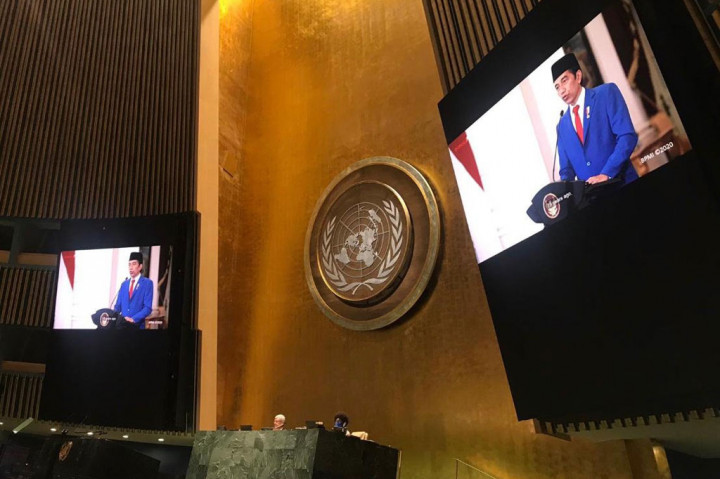 Jokowi mendorong perkuatan kerja sama dalam penanganan covid-19 baik dari sisi kesehatan maupun dampak sosial ekonominya. Menurut Kepala Negara, vaksin akan menjadi 'game changer' dalam perang melawan pandemi. 