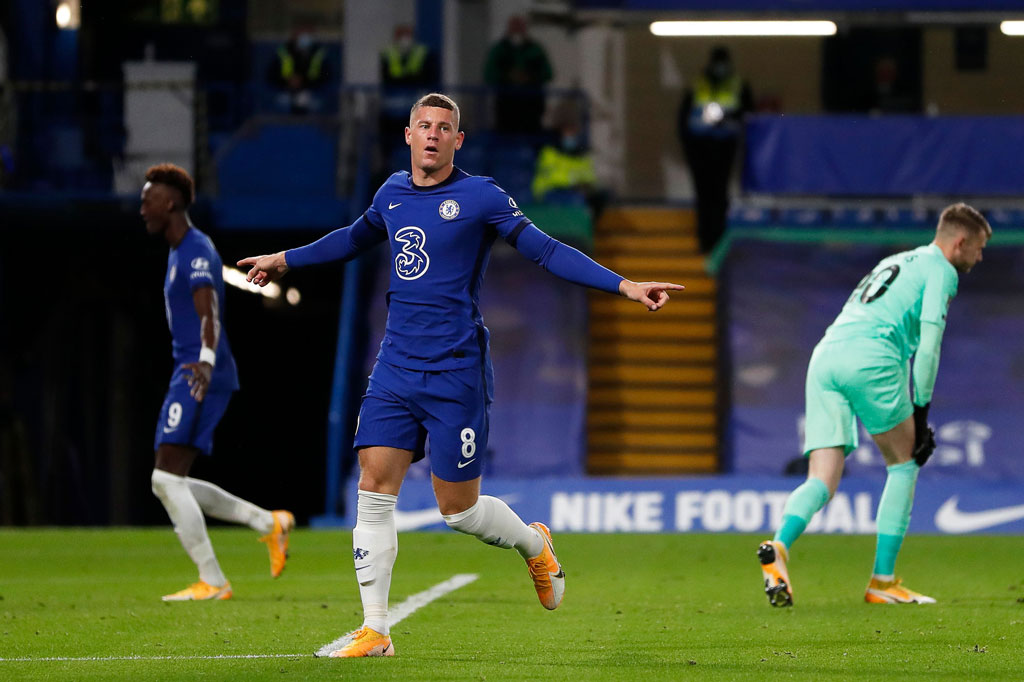 Empat menit babak kedua berjalan, tuan rumah menambah pundi-pundi gol lewat Ross Barkley.