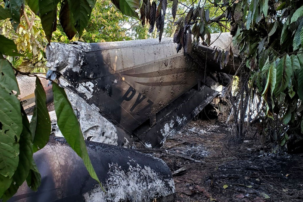 Pesawat itu mendarat pada pukul 16.00 di bandara internasional di Zulia, Venezuela, sebelum lepas landas lagi pada pukul 17:50, dan menuju utara dengan membawa banyak kokain, kata pejabat Guatemala.