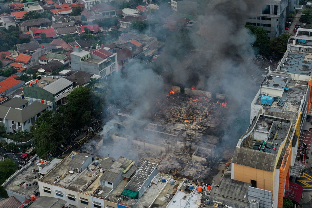 Kebakaran melanda Pasar Cempaka Putih, Jakarta, Kamis, 24 September 2020. Peristiwa kebakaran dilaporkan terjadi sekitar pukul 09.30 WIB.