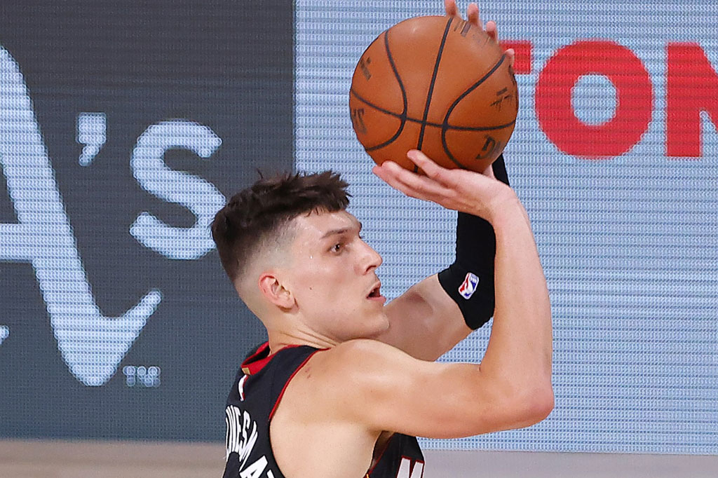 Bintang muda yang sedang naik daun Tyler Herro mencetak poin tertinggi dalam karirnya yaitu 37 poin saat Miami Heat meraih kemenangan 112-109 atas Boston Celtics pada Game keempat final Wilayah Timur, Kamis, 24 September 2020 WIB. Kemenangan tersebut membuat Miami memimpin 3-1 dalam seri berformat best-of-seven.