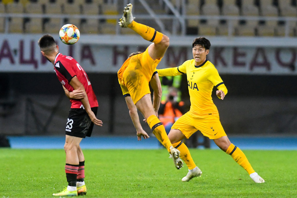 Manajer Tottenham Hotspur Jose Mourinho membangkucadangkan Harry Kane di antara enam perubahan dari tim yang menundukkan Southampton 5-2 pada pekan kedua Liga Inggrus, Senin, 20 September 2020 dini hari.