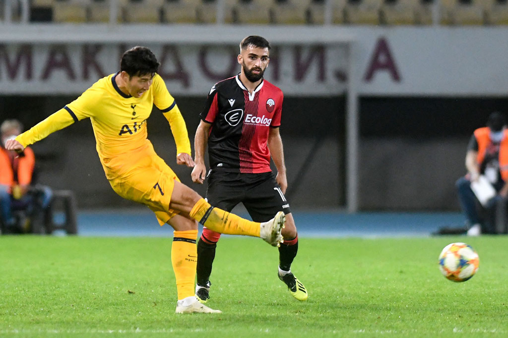 Son Heung Min merestorasi keunggulan timnya pada menit ke-72, memanfaatkan bola rebound tembakan Lucas Moura.
