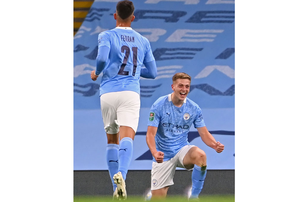 Delap melakukan selebrasi usai menjebol gawang Bournemouth.