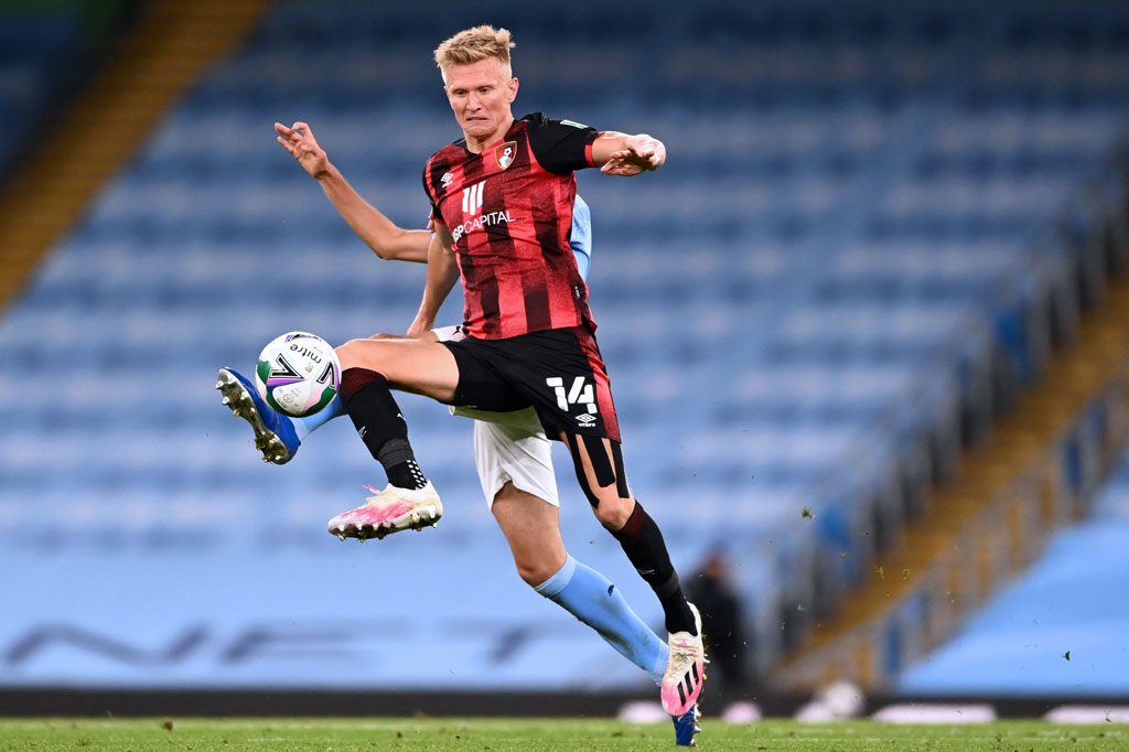 Namun keunggulan tuan rumah hanya bertahan sejenak, sebab pada menit ke-22 percobaan tembakan pertama Bournemouth yang dilepaskan Sam Surridge sukses menaklukkan kiper Zack Steffen untuk membuat kedudukan imbang 1-1.