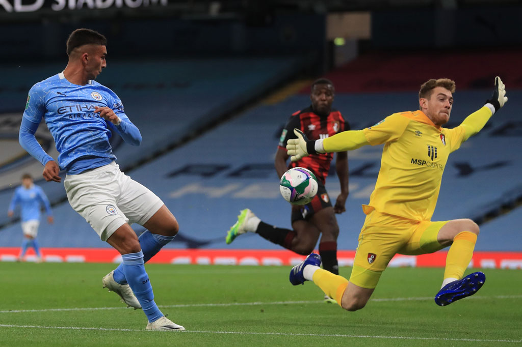 Skor imbang bertahan hingga turun minum, kendati City tampil dominan menguasai jalannya pertandingan babak pertama.