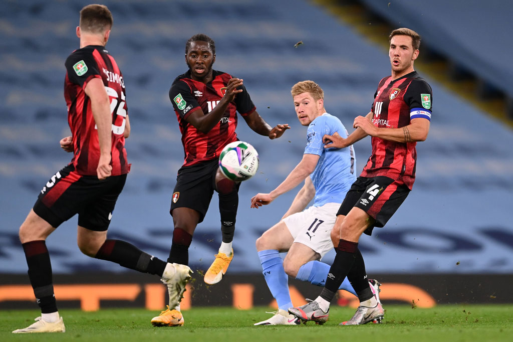 Dominasi City berlanjut, tetapi kreasi serangan mereka tampak mampat sehingga Pep Guardiola memasukkan Kevin de Bruyne menggantikan Rodri Hernandez pada menit ke-61, yang disusul masuknya Raheem Sterling menggantikan Thomas Doyle enam menit kemudian.