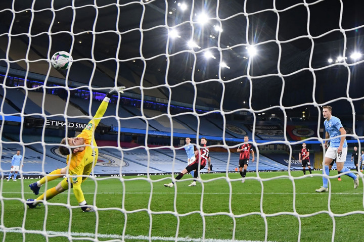 Masuknya dua pemain tim utama itu cukup mengubah pola kreasi serangan City, hingga akhirnya pada menit ke-75 Foden mencetak gol memanfaatkan bola muntah hasil tembakan Riyad Mahrez yang sempat membentur tiang gawang. Skor menjadi 2-1.