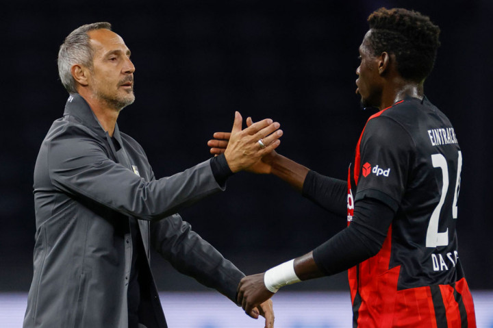 Skor 1-3 bertahan hingga laga usai untuk membawa Frankfurt memuncaki klasemen sementara Liga Jerman dengan 6 poin.