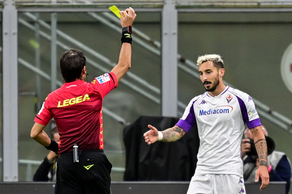 Di paruh kedua, Inter berbalik unggul 2-1 lewat gol bunuh diri Federico Ceccherini.