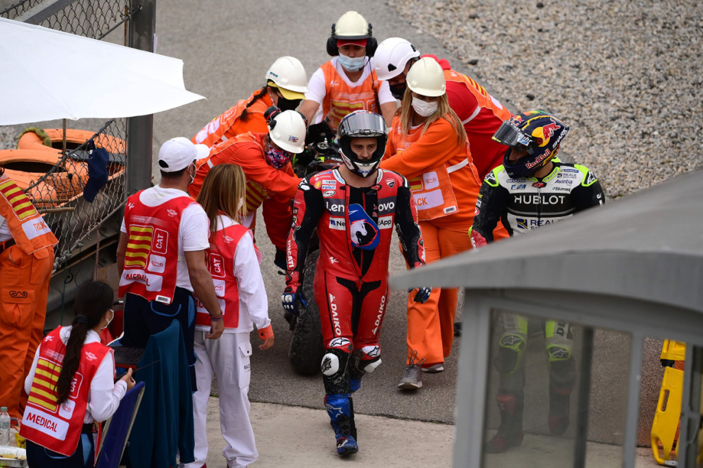 Alhasil Dovizioso dipastikan kehilangan posisi di puncak klasemen MotoGP 2020 usai balapan.