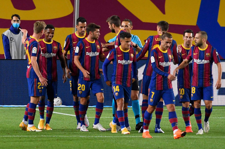 Fati kembali mencatatkan namanya di papan skor empat menit kemudian menyelesaikan umpan matang Philippe Coutinho.