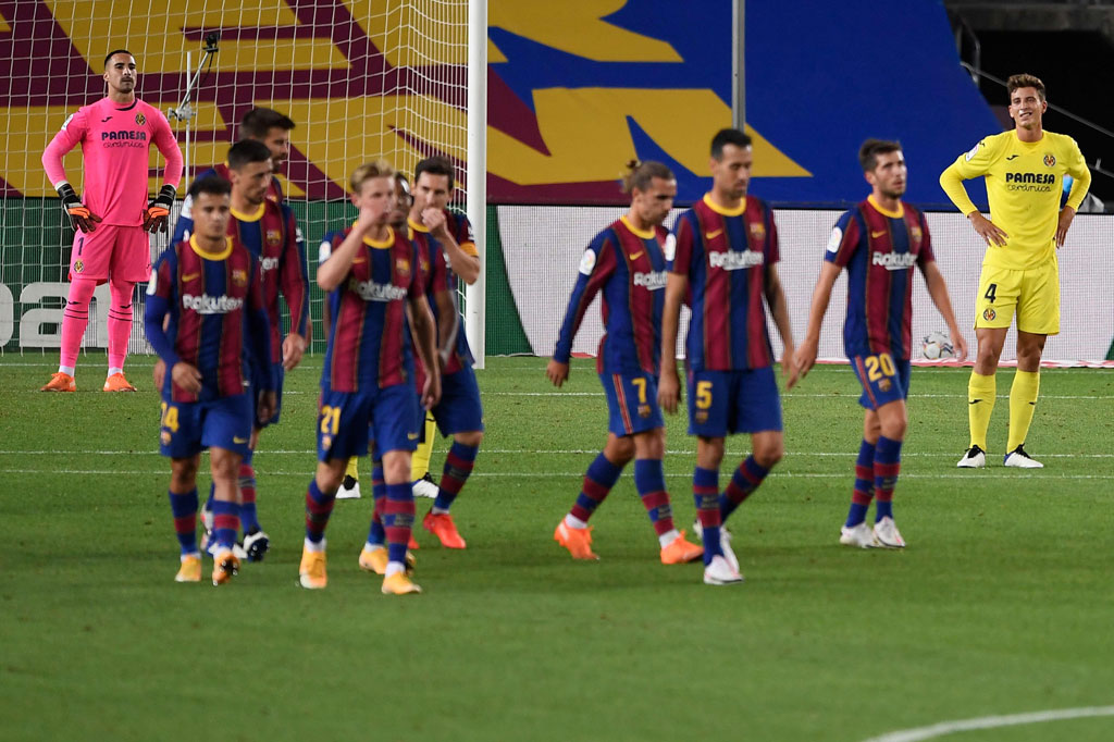 Bek Kapal Selam Kuning, Pau Torres mencetak gol bunuh diri tepat pada akhir babak pertama. Skor 4-0 untuk barca di babak pertama.